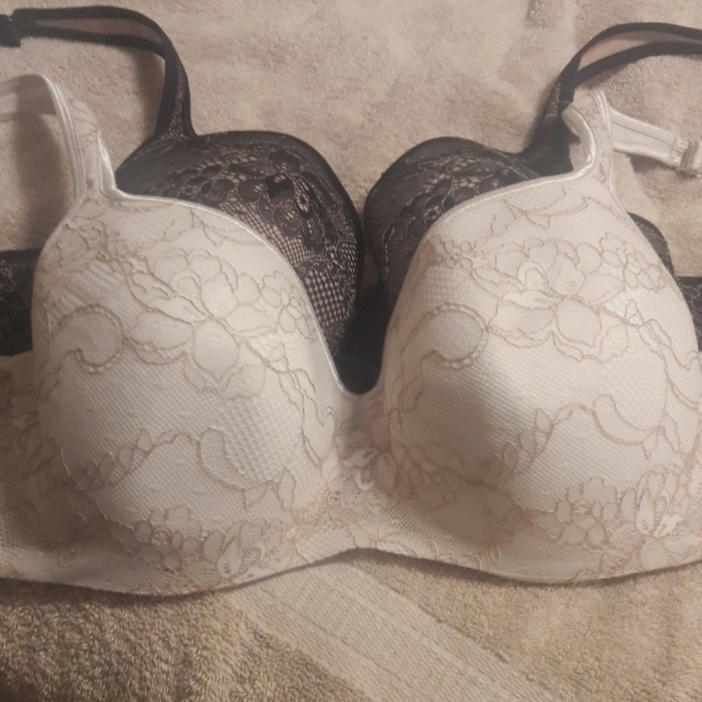 ❌❌❌❌SOLD❌❌❌❌❌❌Bundle of 2 Cacique Bras/ Underwire